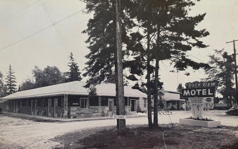 Bear Cove Inn (Rock View Motel, Rockview Motel) - Vintage Postcard